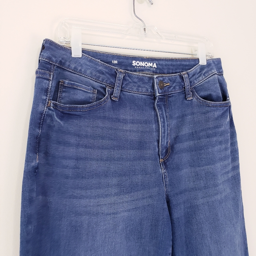 Classic Straight-Leg Women’s Jeans - Dark Blue - Picture 7 of 11